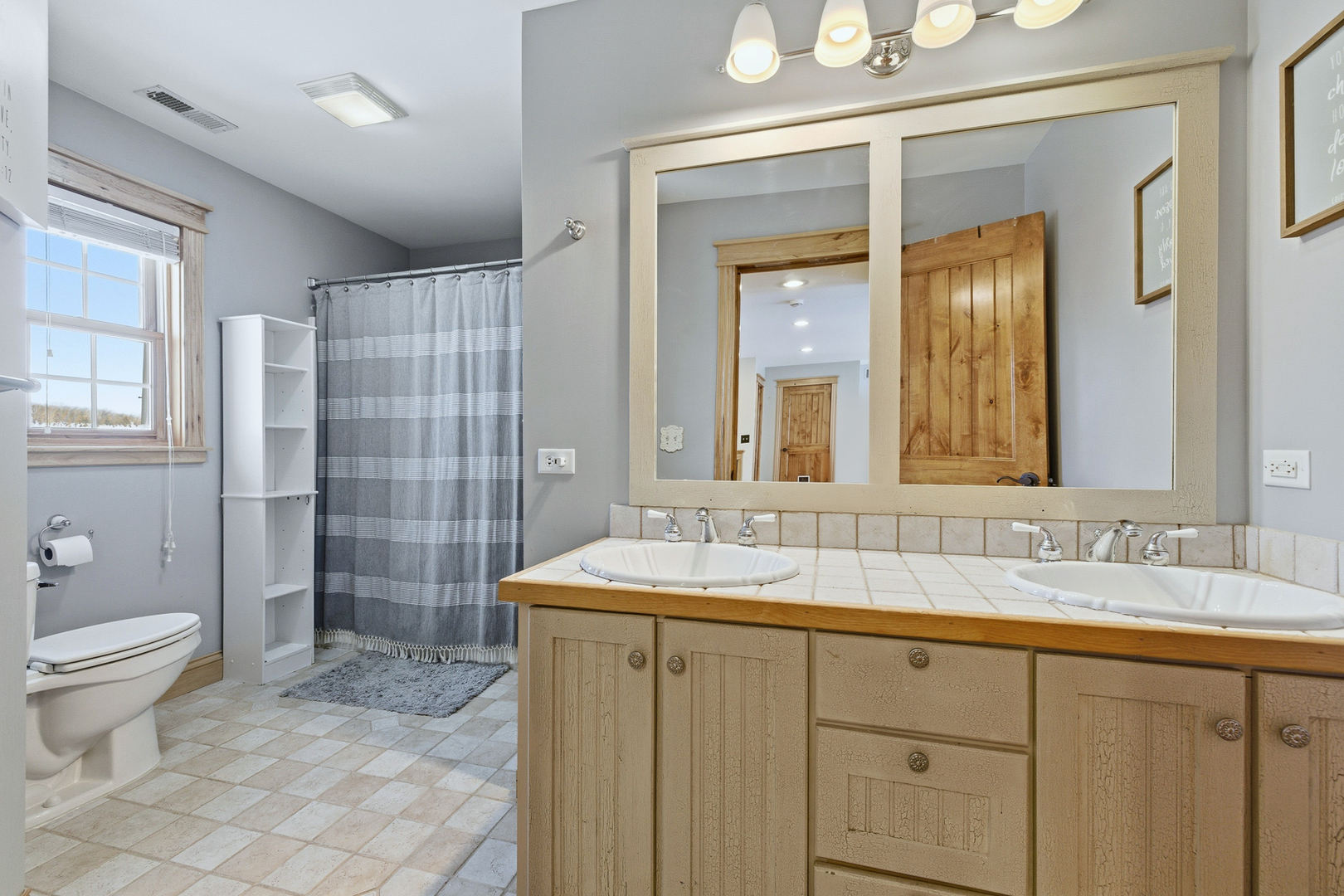 115 Belle Rive Drive, Millington, IL 60537