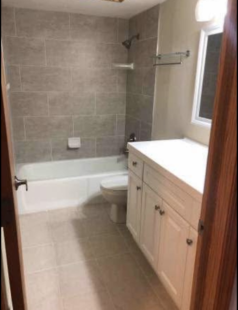 1125 Pleasant Run Drive #807, Wheeling, IL 60090