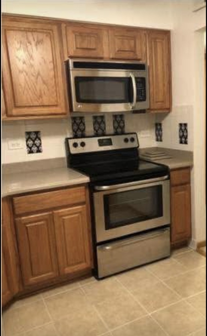 1125 Pleasant Run Drive #807, Wheeling, IL 60090