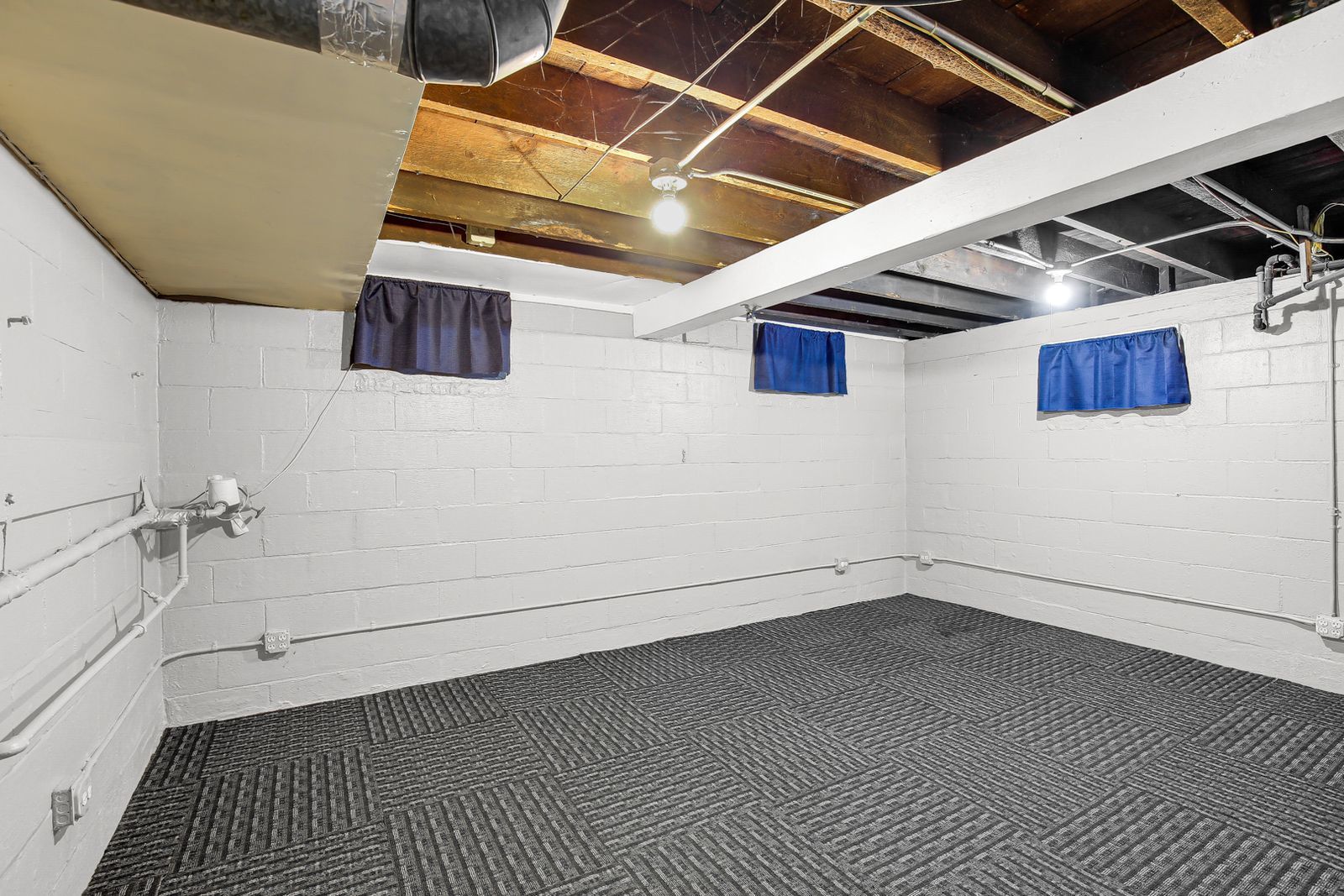 2201 Thornton Lansing Road, Lansing, IL 60438