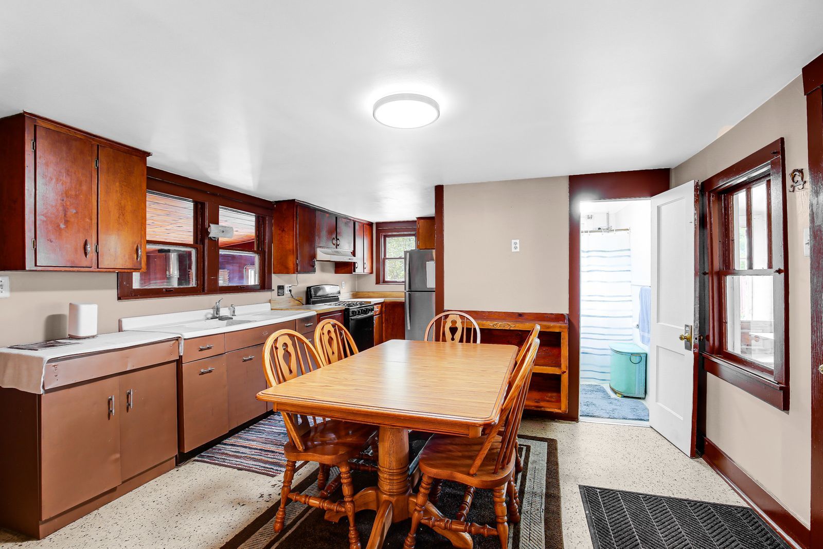 2201 Thornton Lansing Road, Lansing, IL 60438