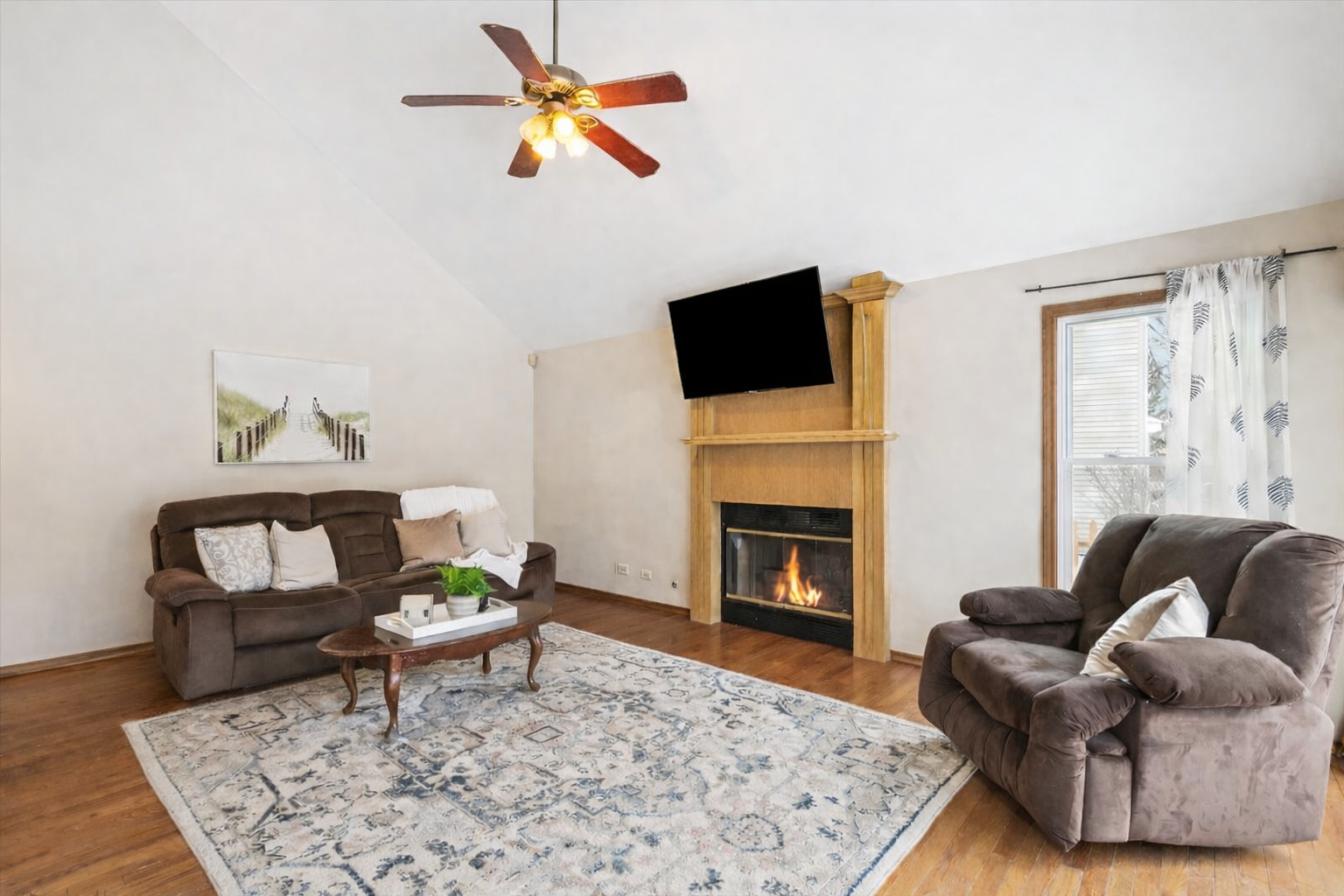 275 N Fiore Parkway, Vernon Hills, IL 60061