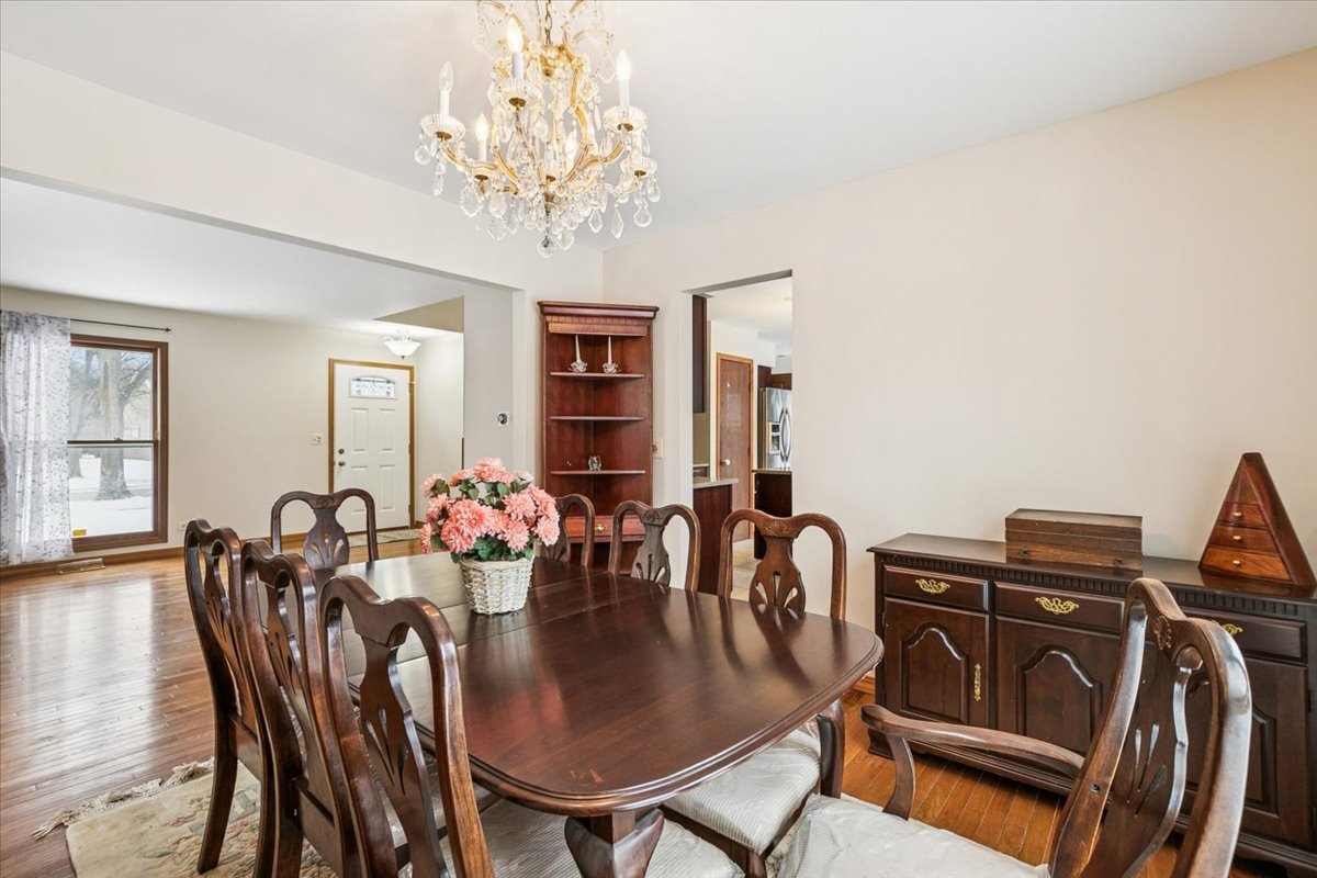 275 N Fiore Parkway, Vernon Hills, IL 60061