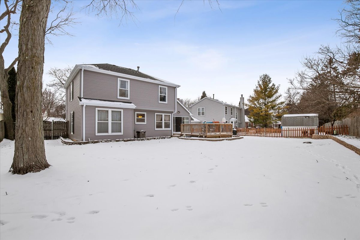 275 N Fiore Parkway, Vernon Hills, IL 60061