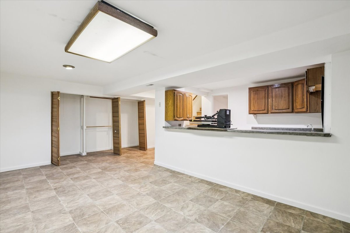 275 N Fiore Parkway, Vernon Hills, IL 60061