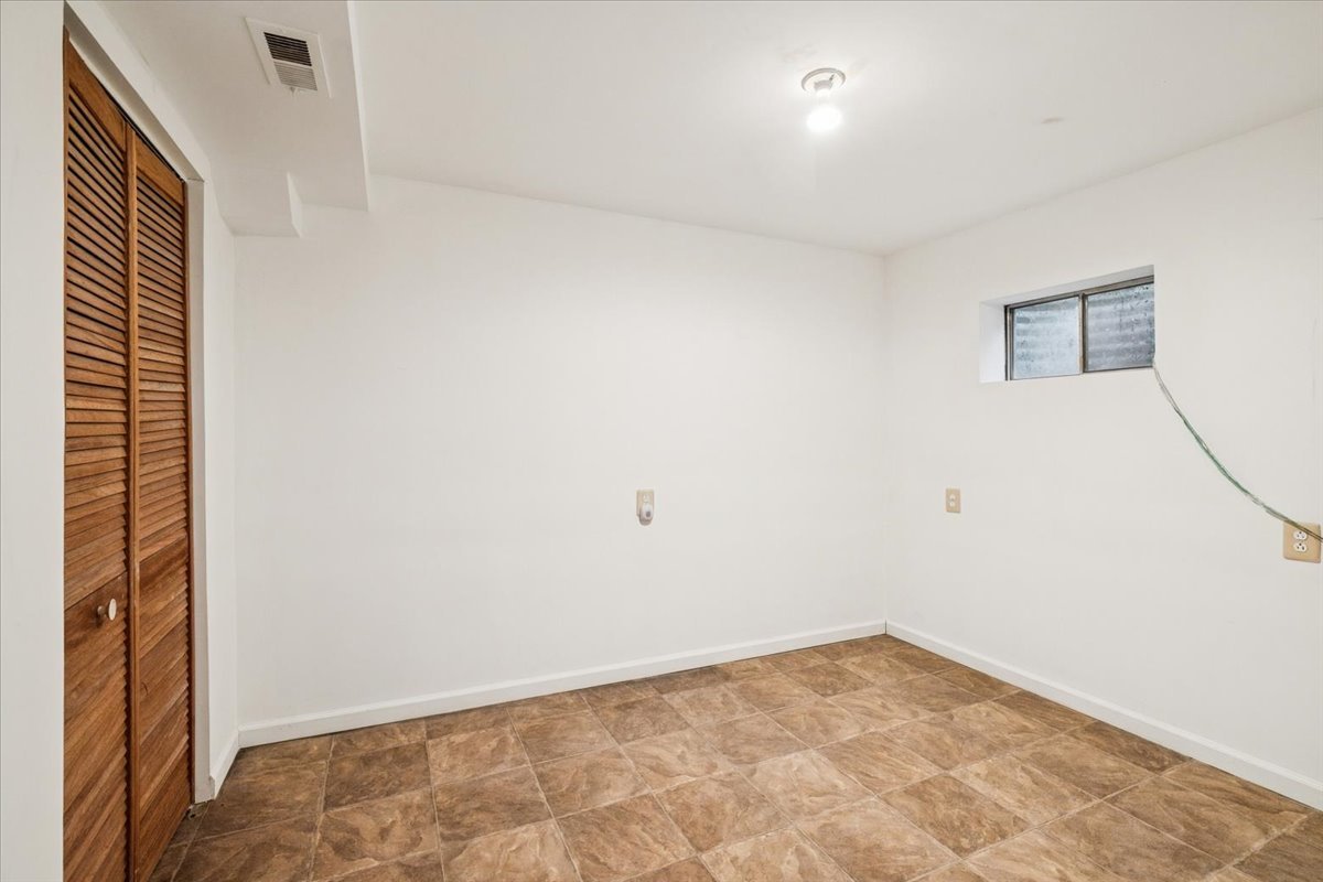 275 N Fiore Parkway, Vernon Hills, IL 60061