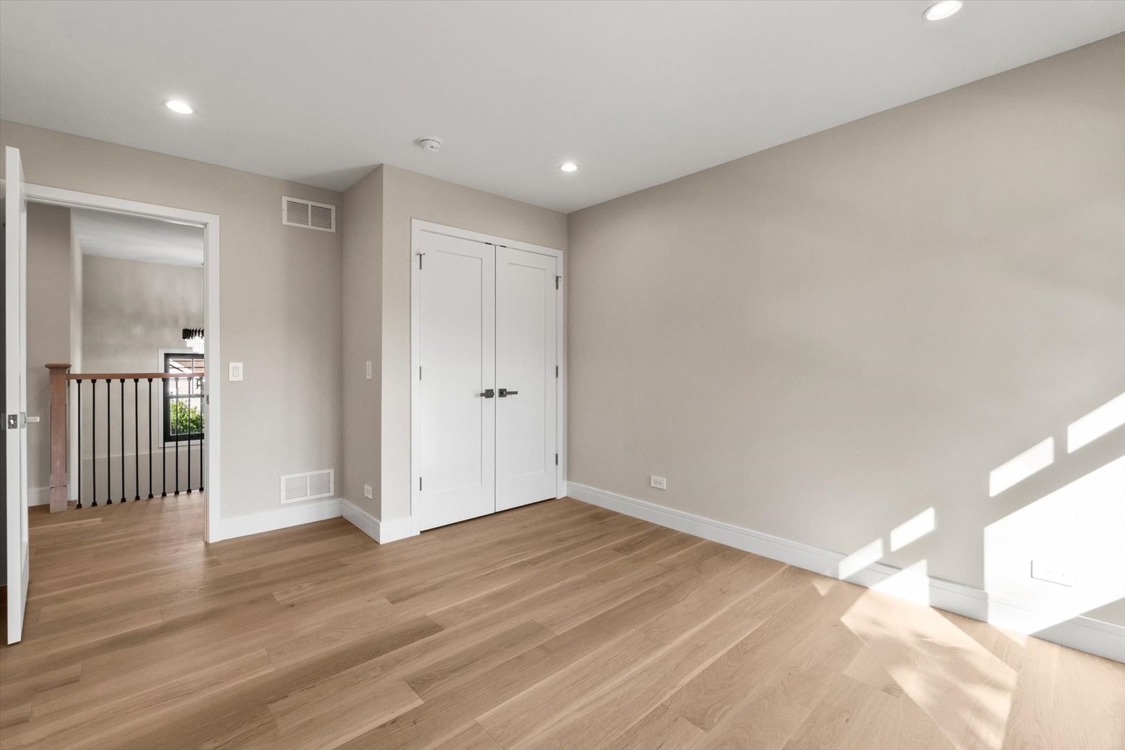 415 N Haddow Avenue, Arlington Heights, IL 60004