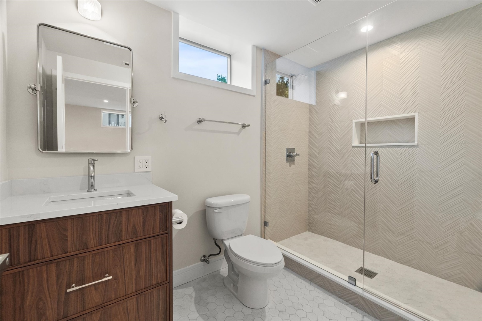 415 N Haddow Avenue, Arlington Heights, IL 60004