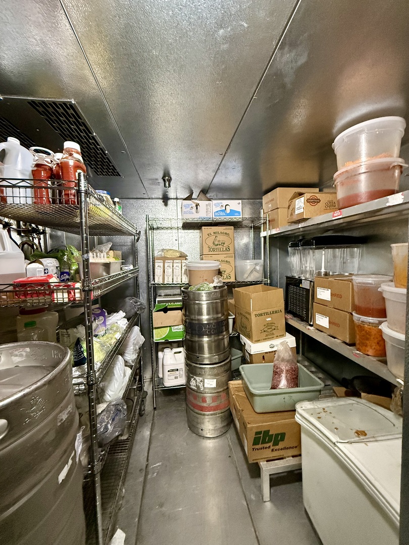 11 S Madison Street, Oswego, IL 60543