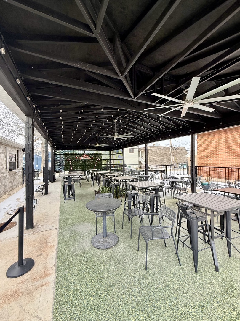 11 S Madison Street, Oswego, IL 60543