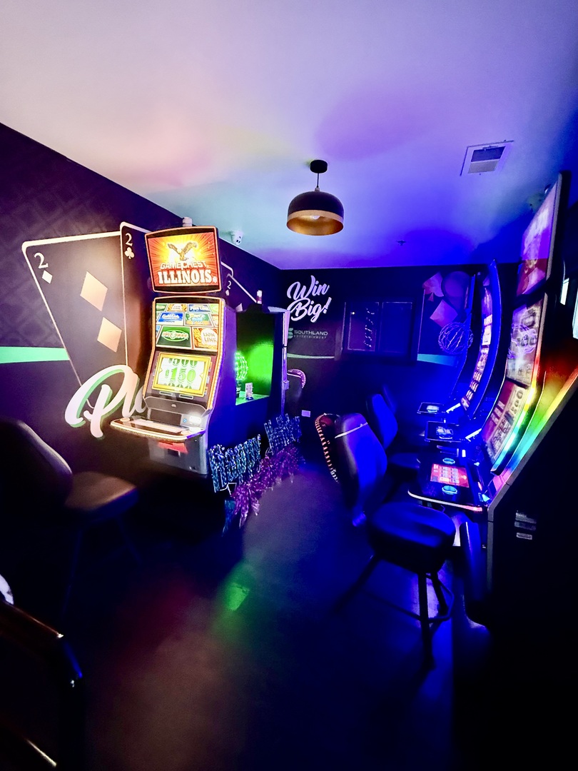 11 S Madison Street, Oswego, IL 60543