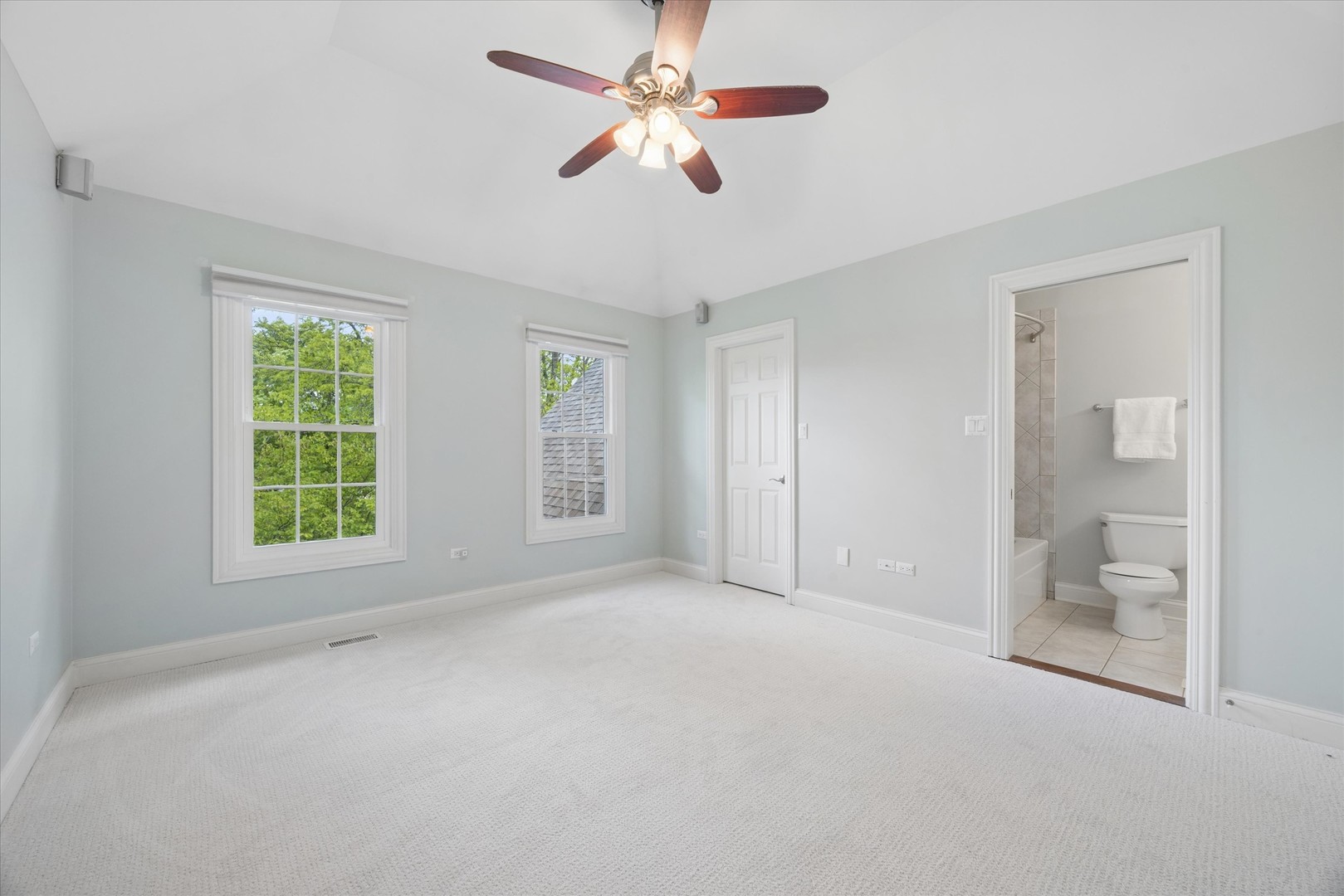 653 Limestone Drive, Batavia, IL 60510