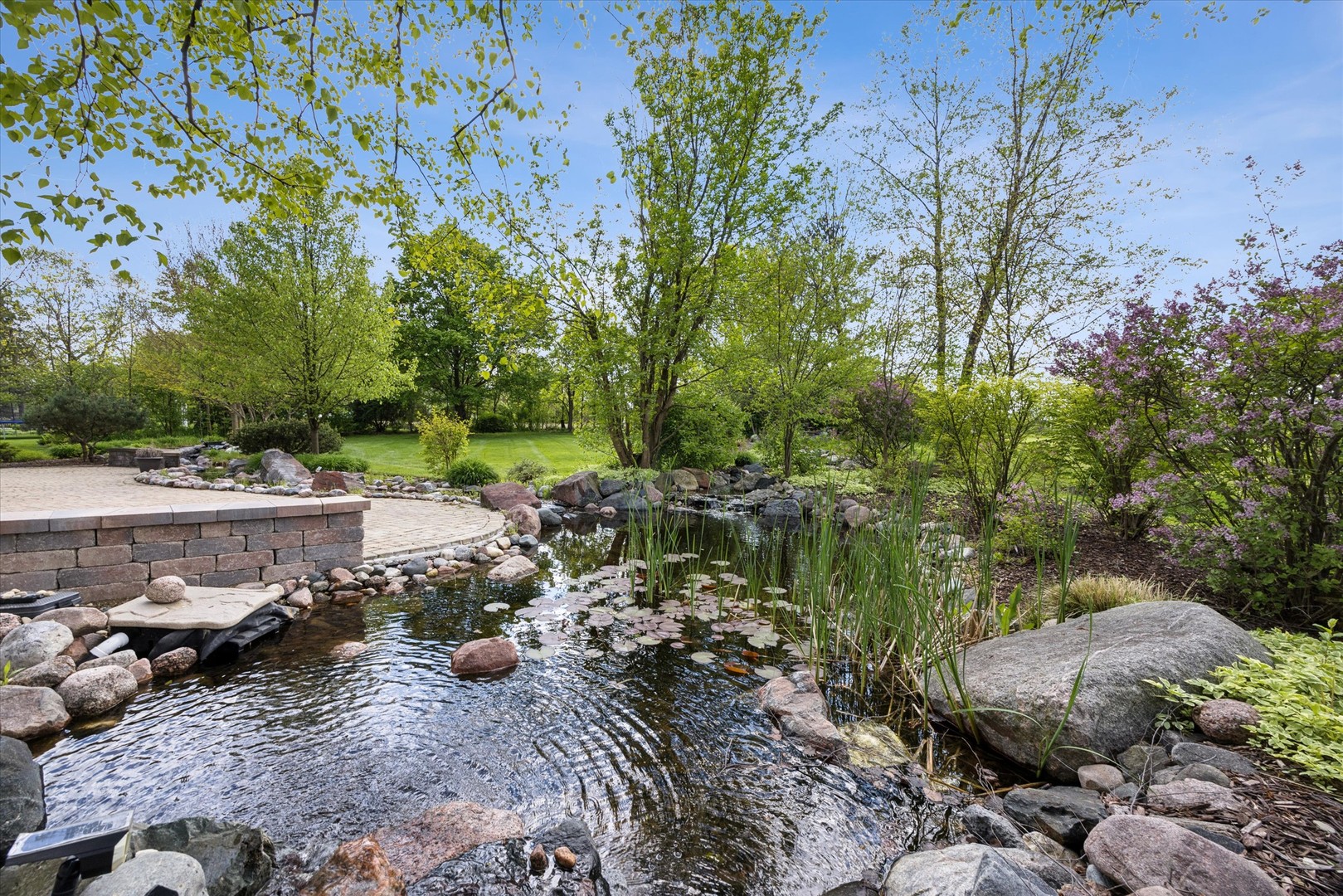 653 Limestone Drive, Batavia, IL 60510