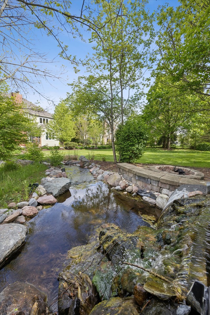 653 Limestone Drive, Batavia, IL 60510