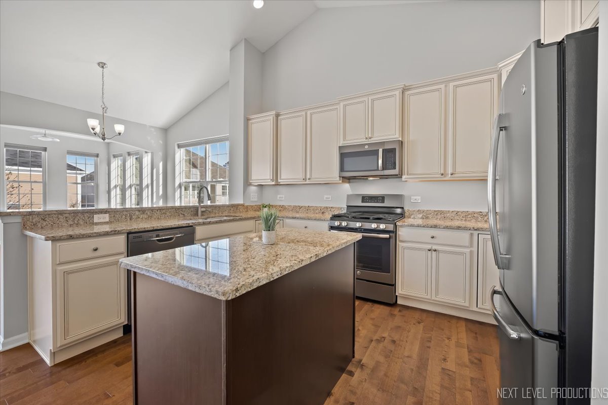 2648 Drexel Drive, Naperville, IL 60564