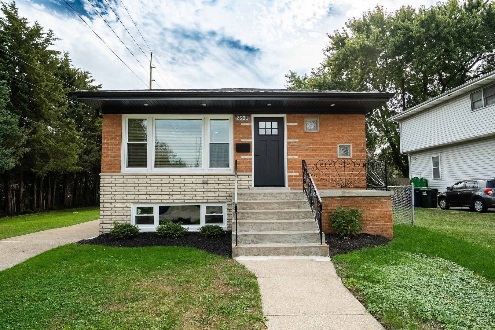 2601 W 98th Place, Evergreen Park, IL 60805