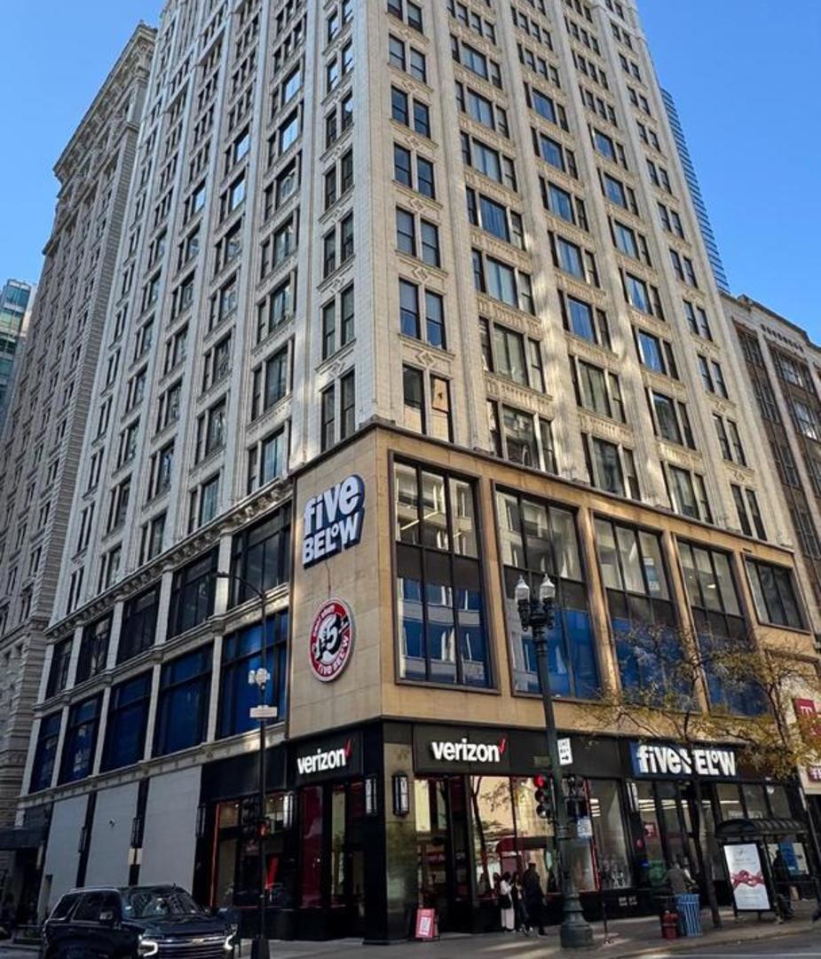 8 W MONROE Street #P-12, Chicago, IL 60603