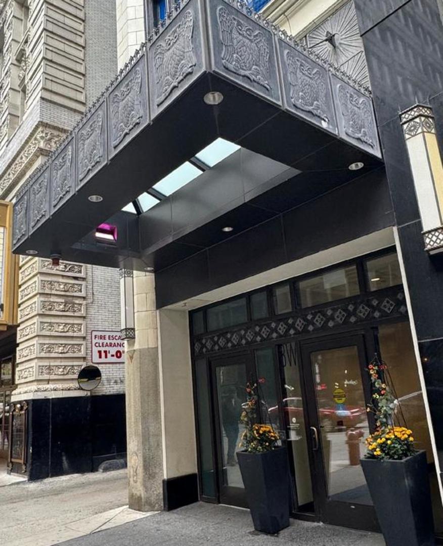 8 W MONROE Street #P-12, Chicago, IL 60603