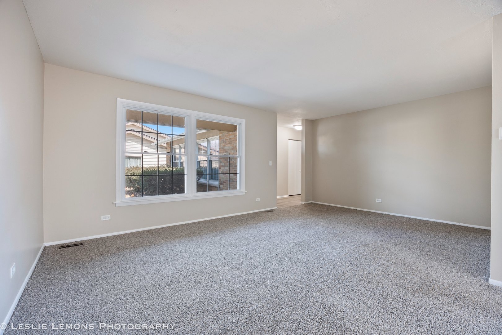 1053 S Finley Road, Lombard, IL 60148