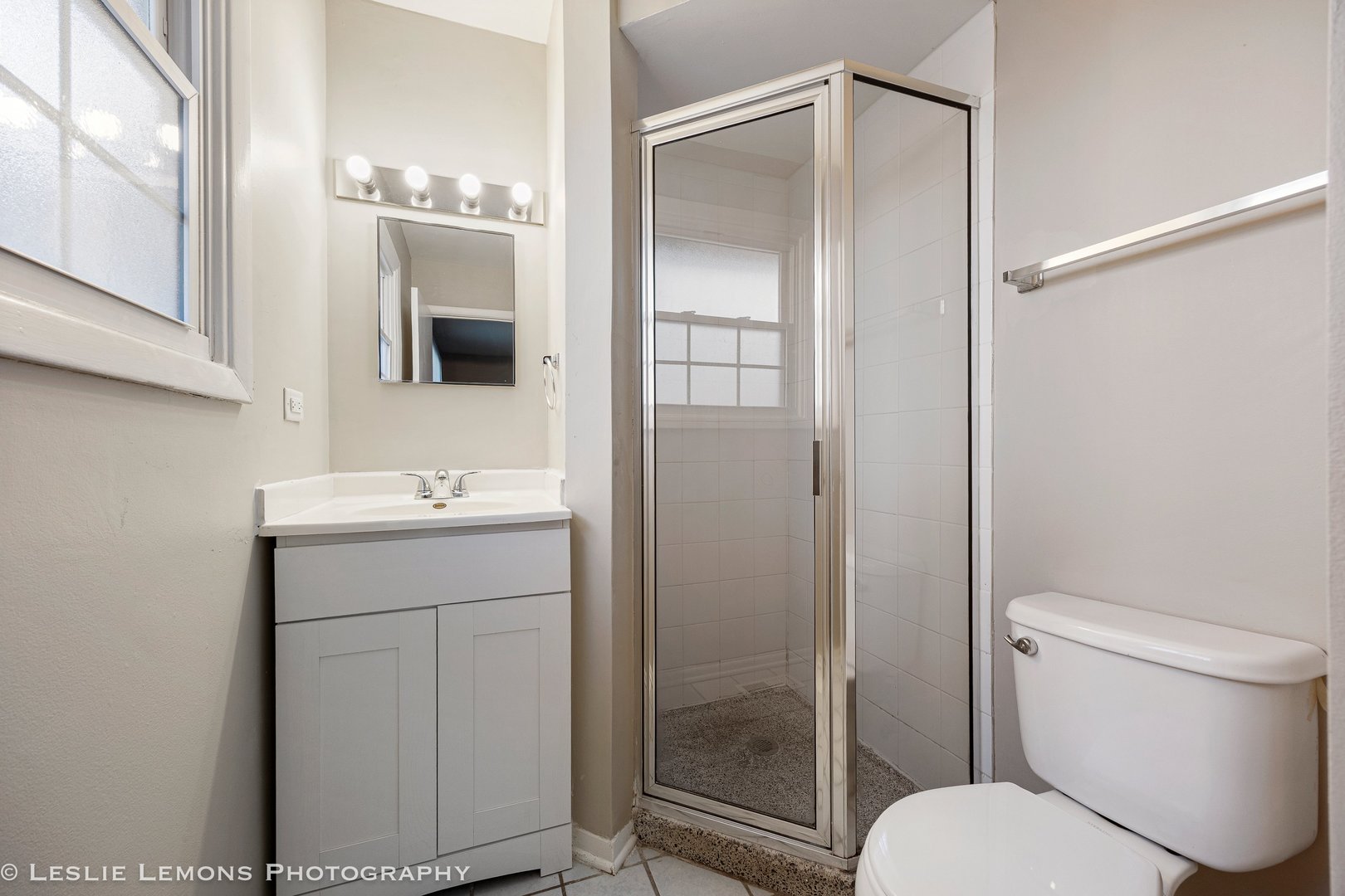 1053 S Finley Road, Lombard, IL 60148