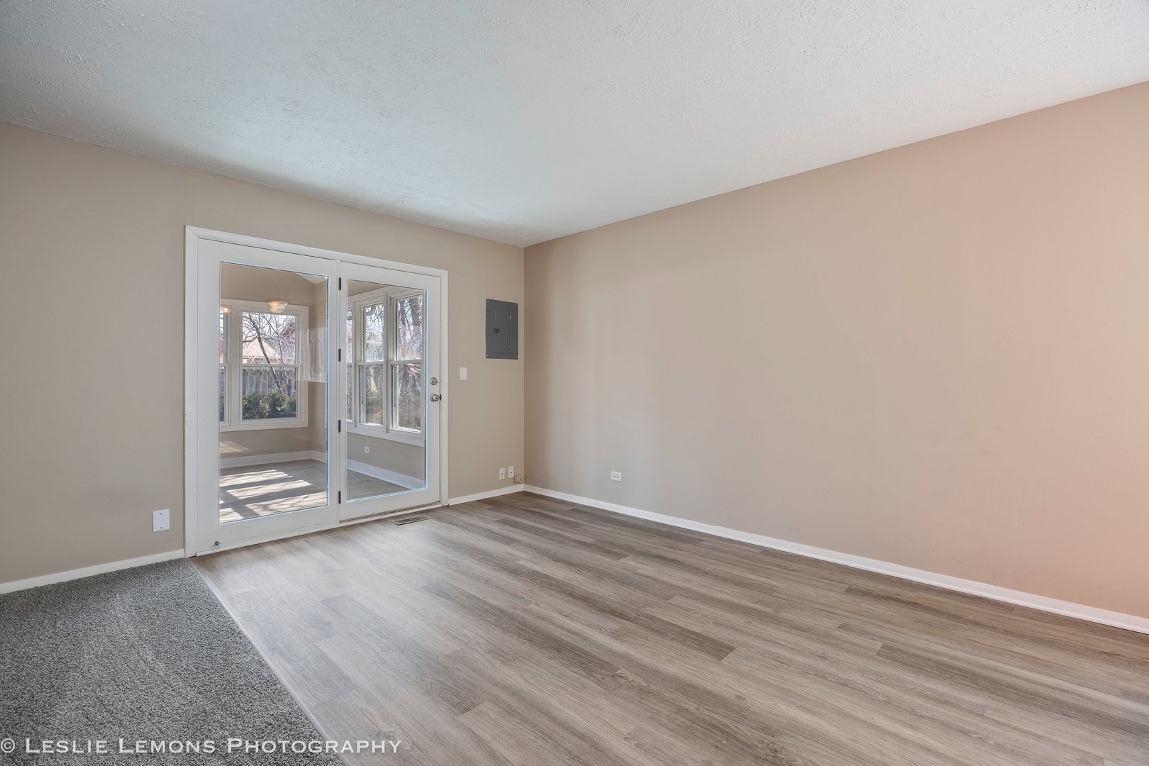 1053 S Finley Road, Lombard, IL 60148