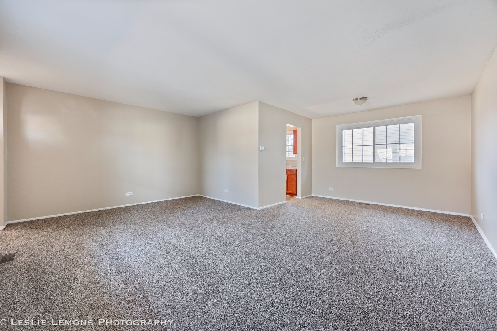 1053 S Finley Road, Lombard, IL 60148