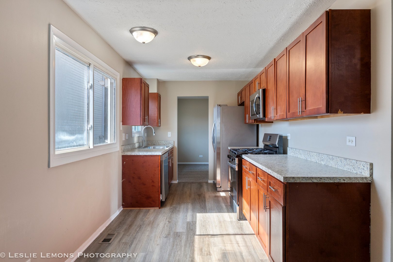 1053 S Finley Road, Lombard, IL 60148