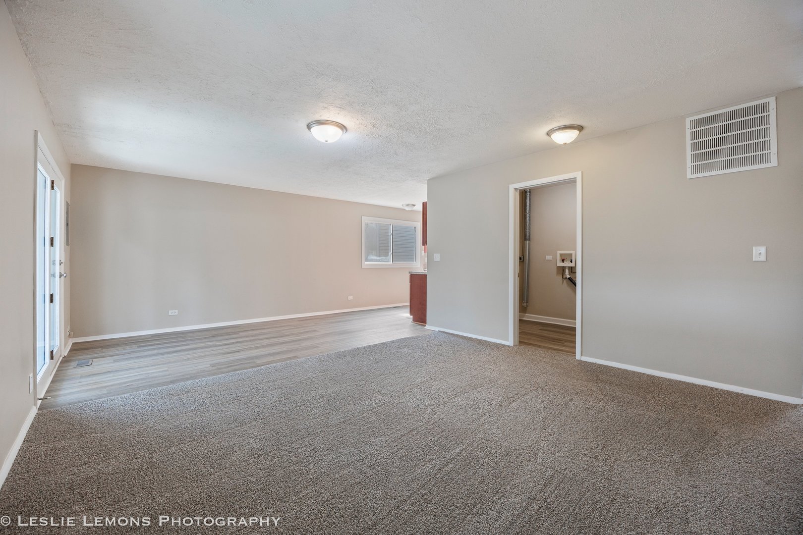 1053 S Finley Road, Lombard, IL 60148