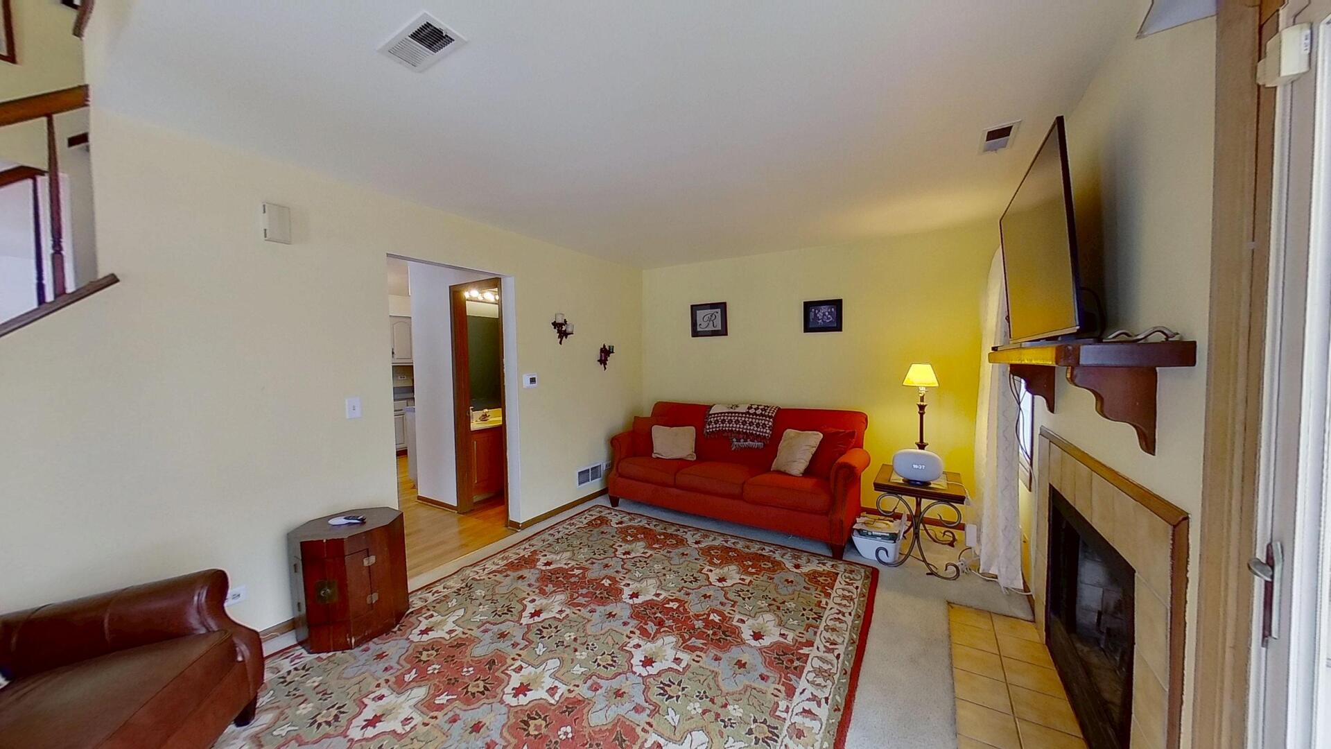 2S705 Timber Drive, Warrenville, IL 60555