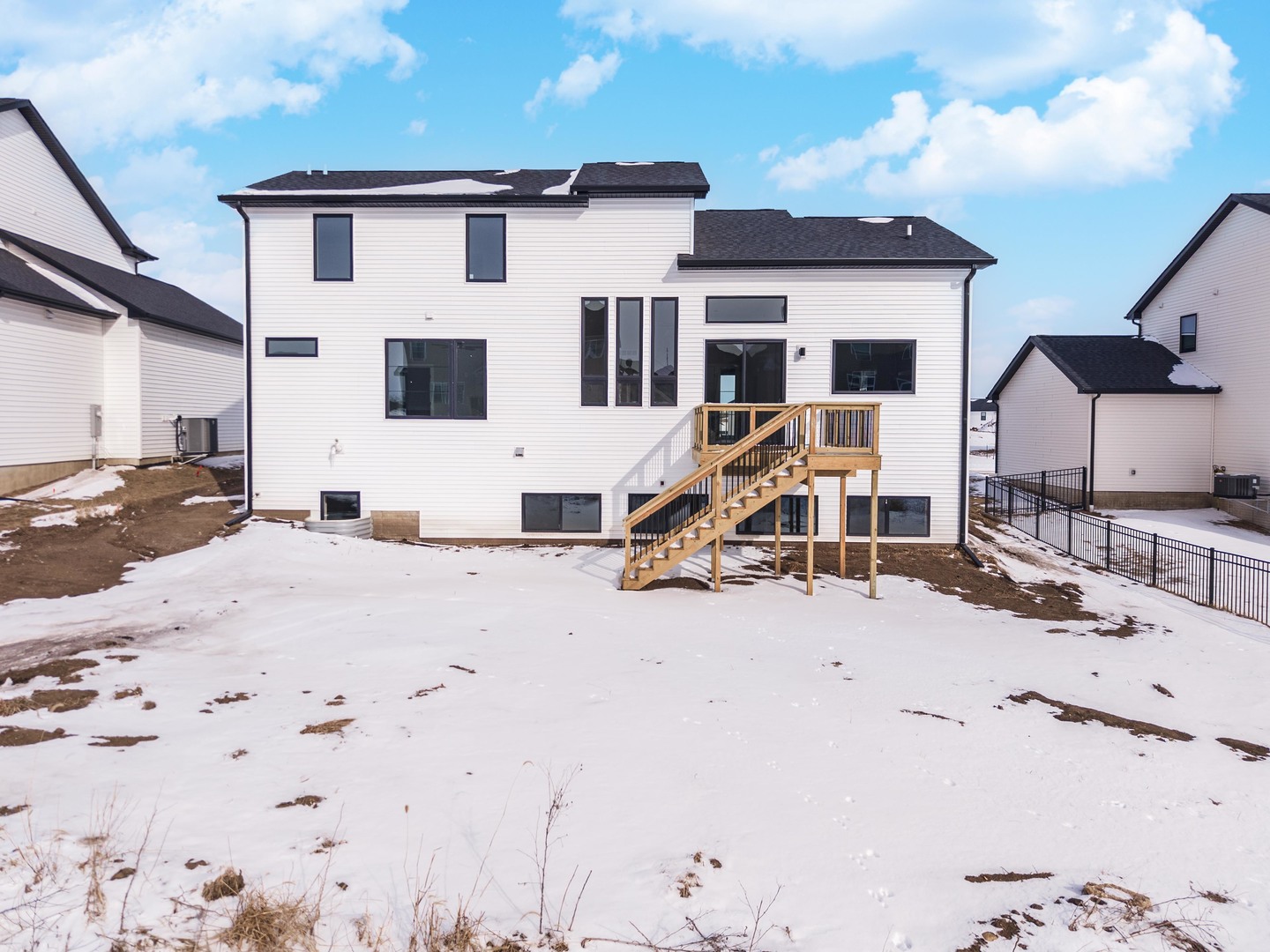 5303 Finlen Lane, Bloomington, IL 61705