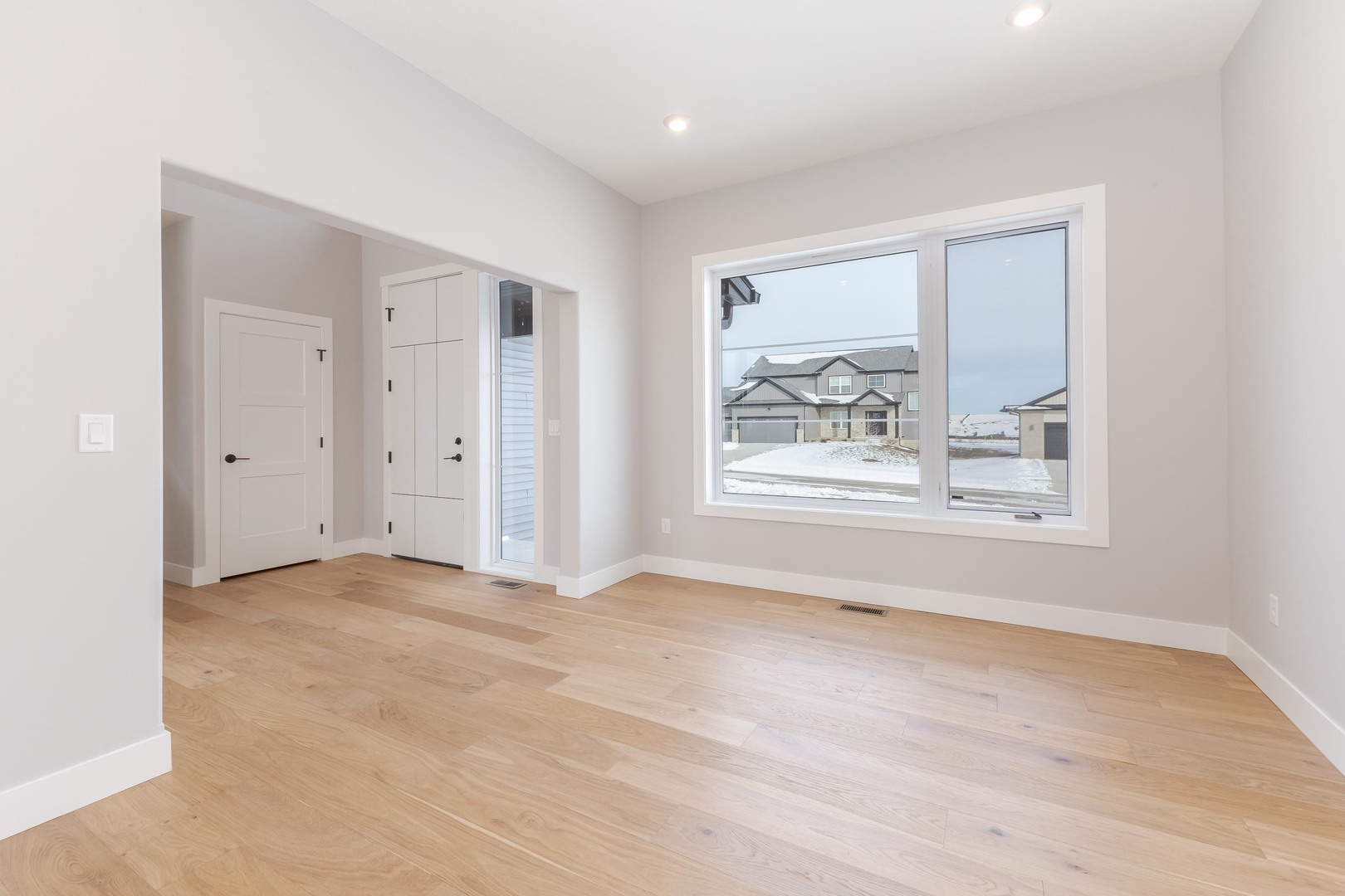 5303 Finlen Lane, Bloomington, IL 61705