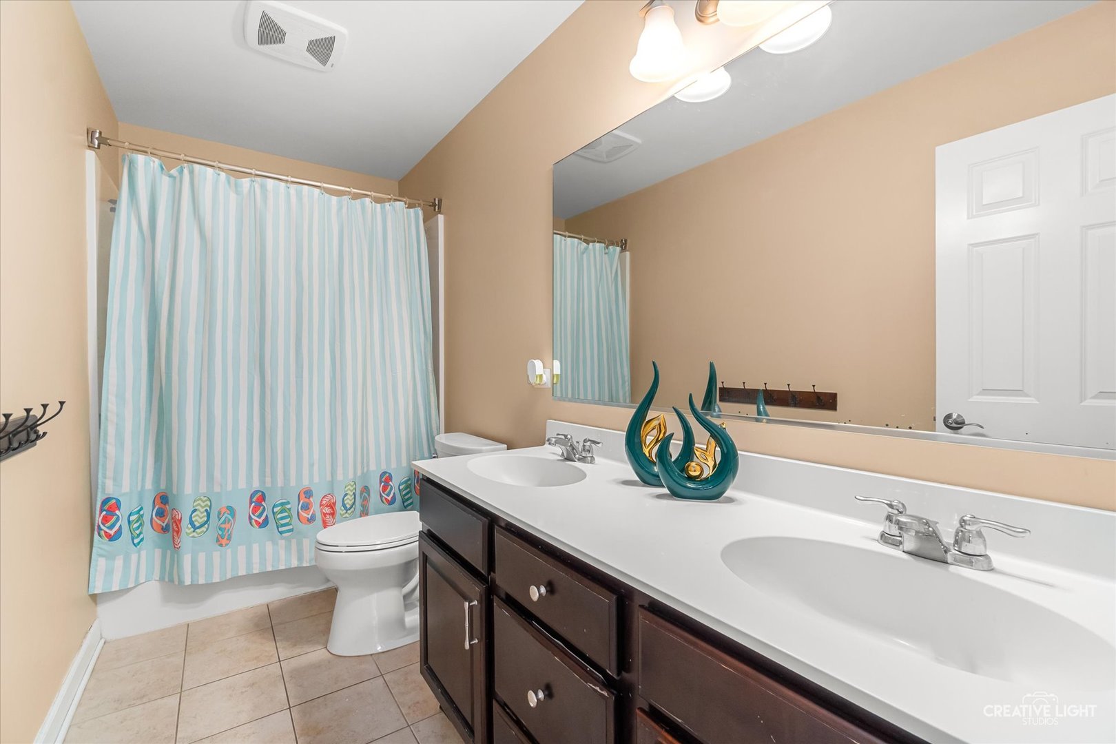 200 Redding Court, Oswego, IL 60543