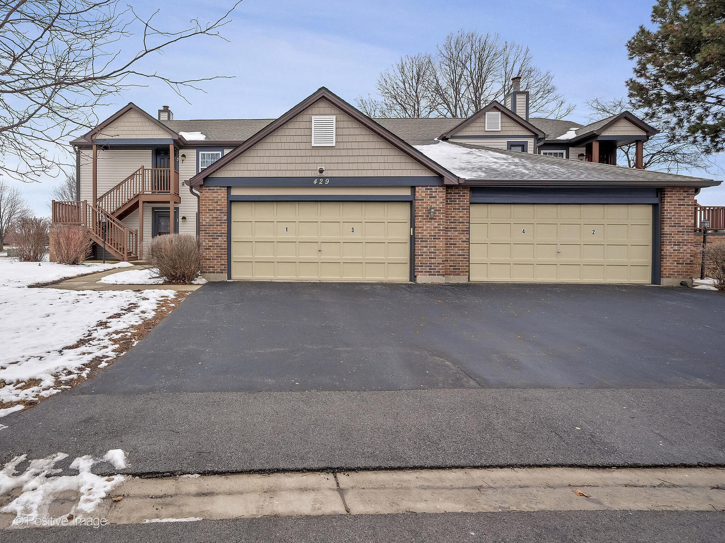 429 Sandhurst Circle #1, Glen Ellyn, IL 60137