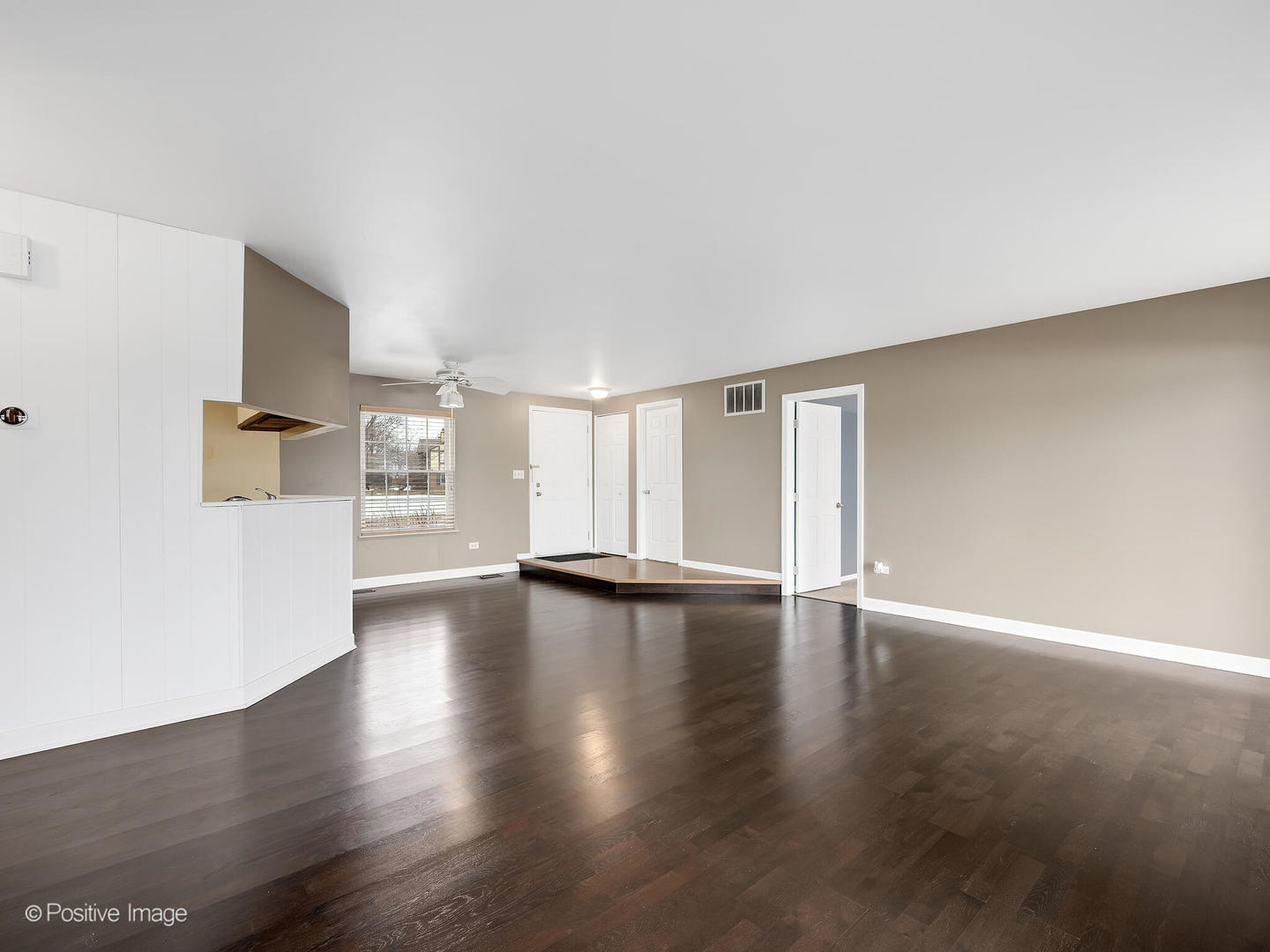 429 Sandhurst Circle #1, Glen Ellyn, IL 60137