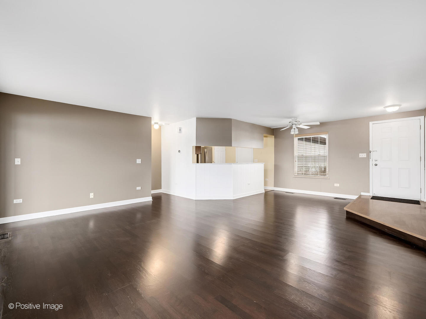 429 Sandhurst Circle #1, Glen Ellyn, IL 60137