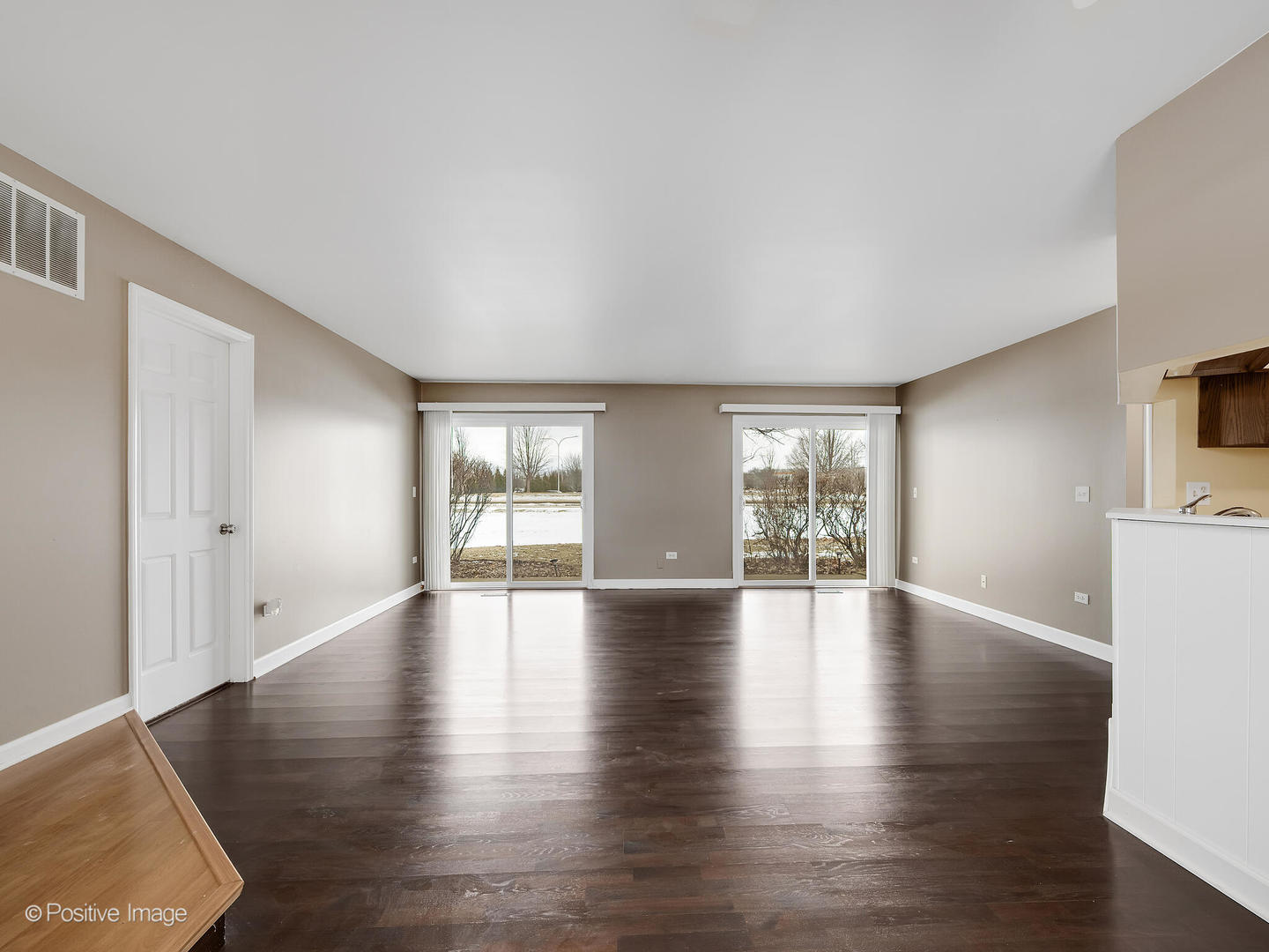 429 Sandhurst Circle #1, Glen Ellyn, IL 60137