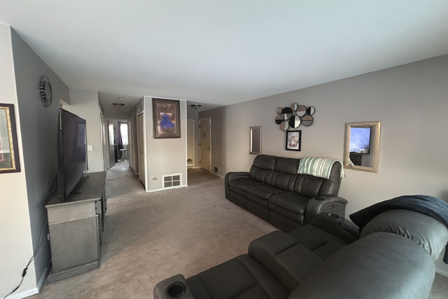 5850 Fresno Court #A, Hanover Park, IL 60133