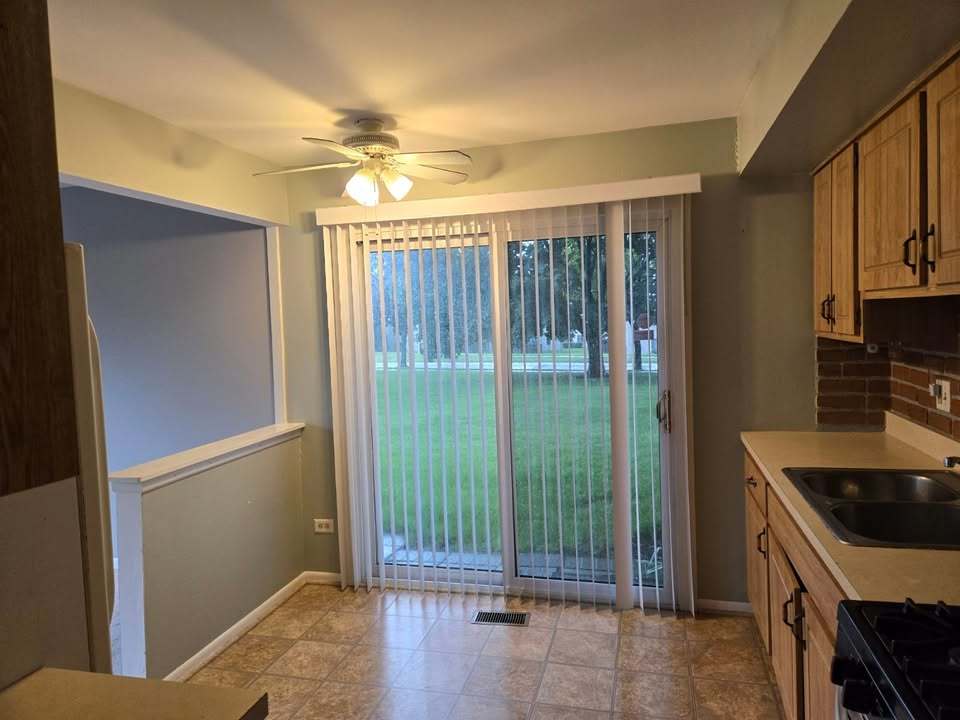 5850 Fresno Court #A, Hanover Park, IL 60133