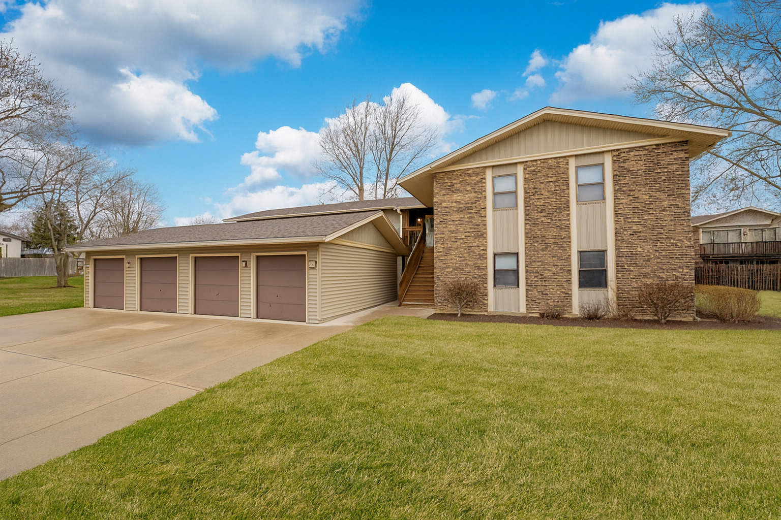 5850 Fresno Court #A, Hanover Park, IL 60133