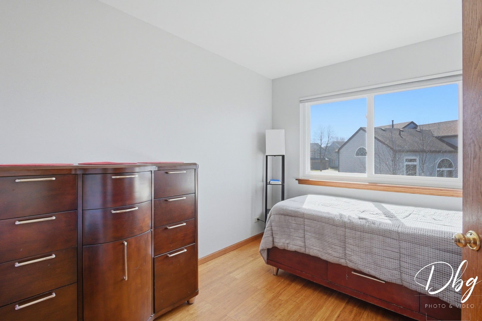 7 E Dahlia Lane, Round Lake Beach, IL 60073