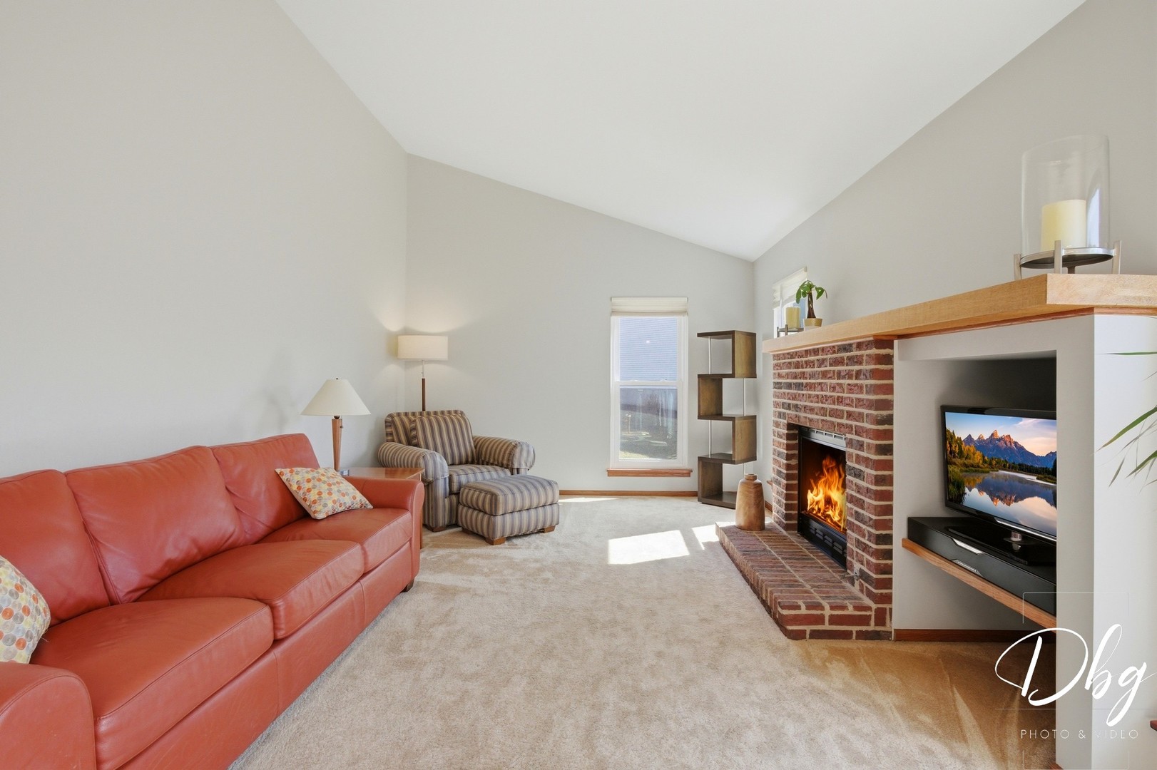 7 E Dahlia Lane, Round Lake Beach, IL 60073