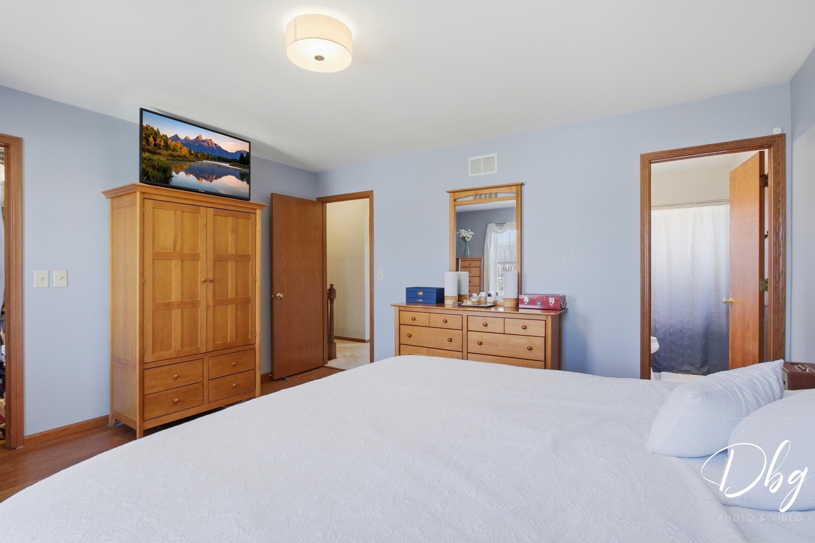 7 E Dahlia Lane, Round Lake Beach, IL 60073