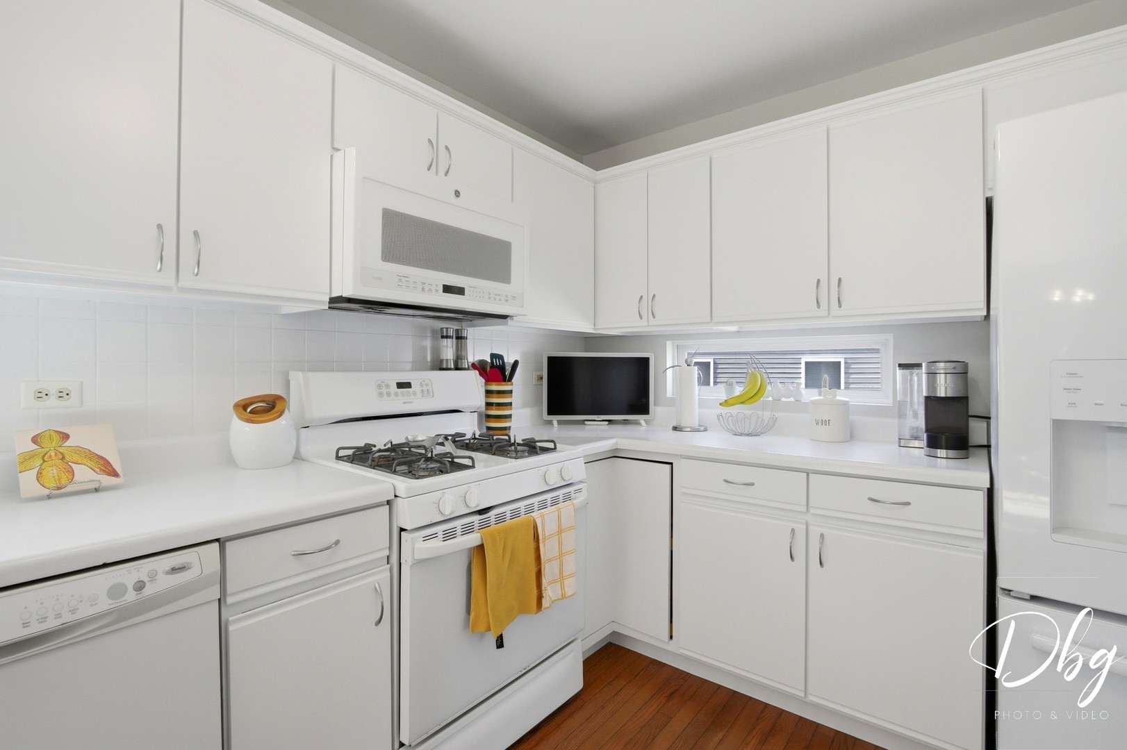 7 E Dahlia Lane, Round Lake Beach, IL 60073