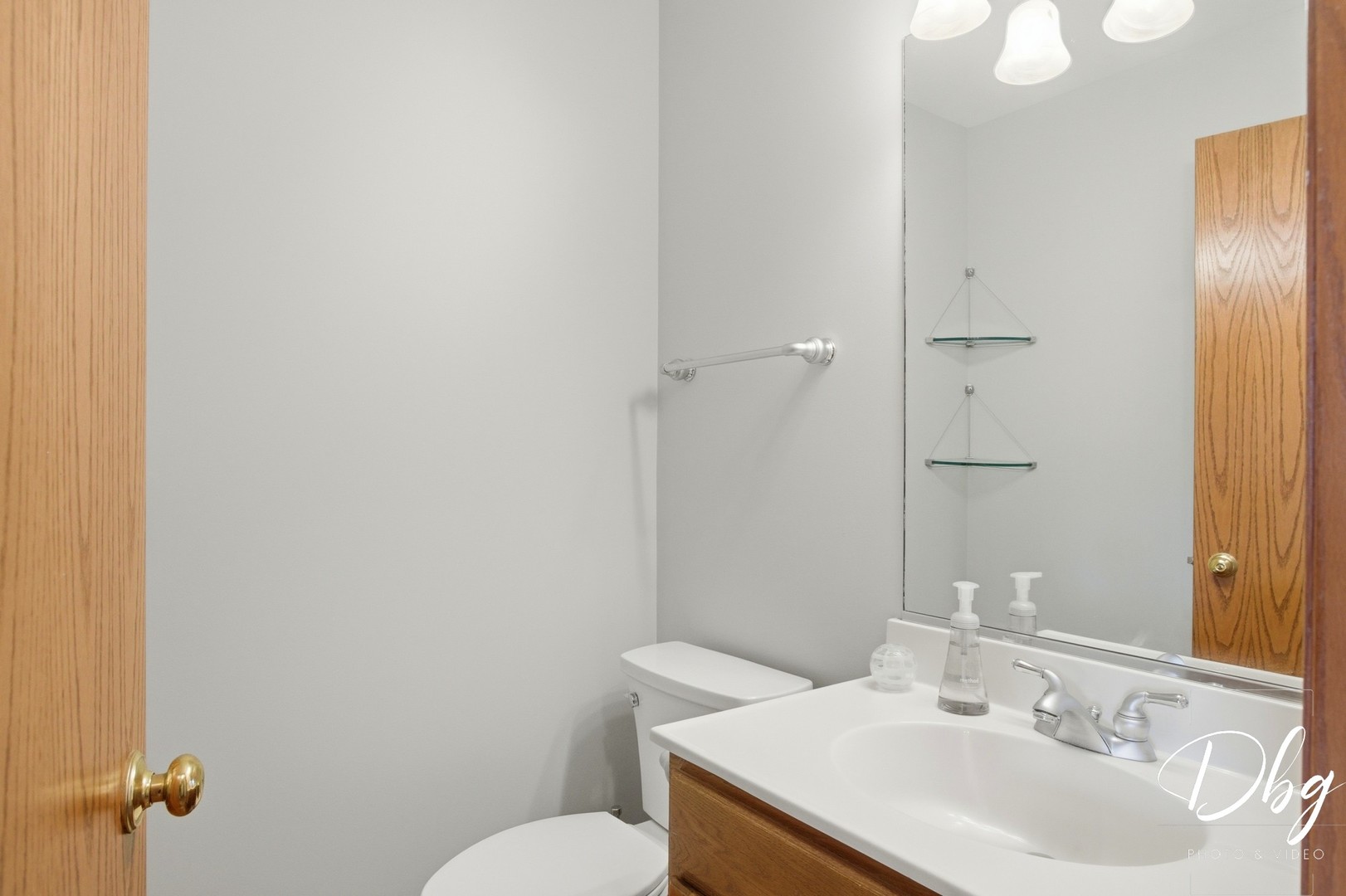 7 E Dahlia Lane, Round Lake Beach, IL 60073