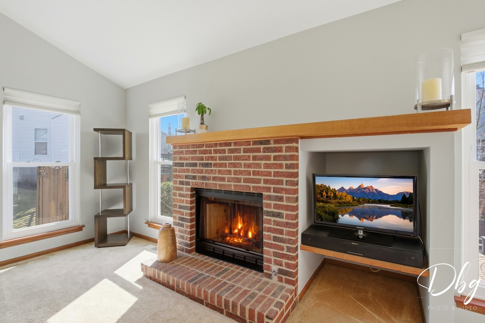 7 E Dahlia Lane, Round Lake Beach, IL 60073