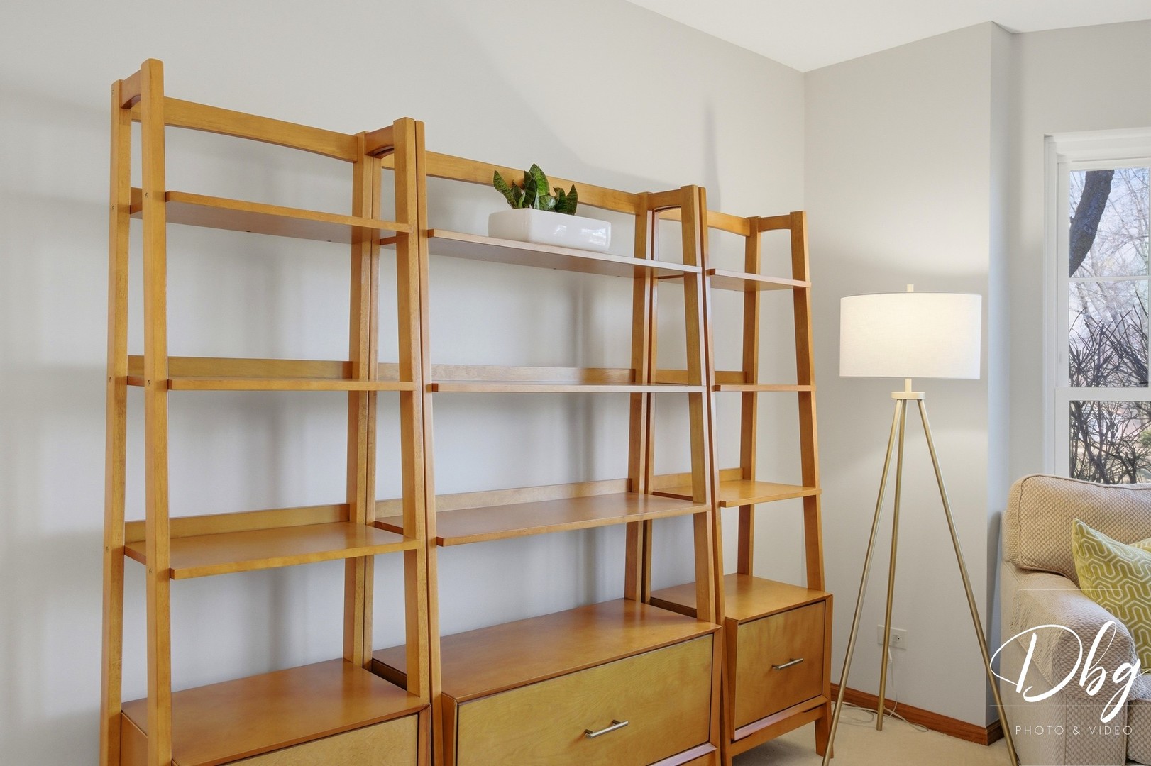 7 E Dahlia Lane, Round Lake Beach, IL 60073