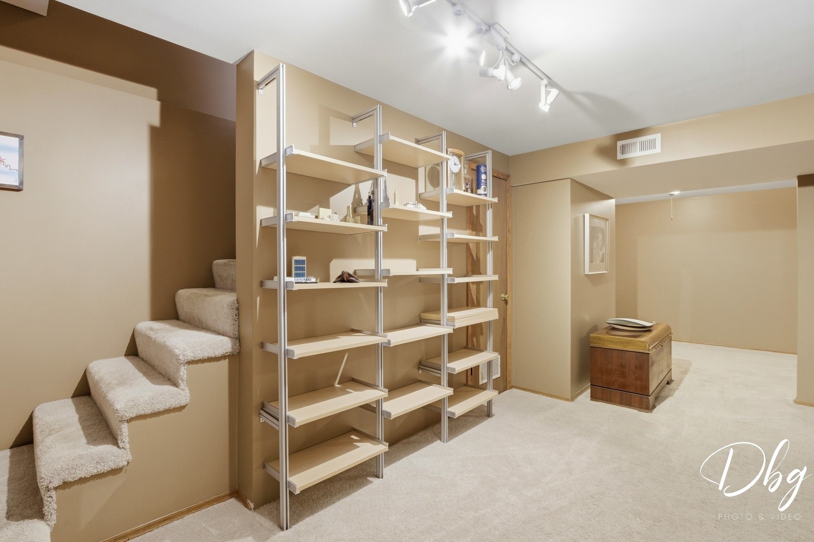 7 E Dahlia Lane, Round Lake Beach, IL 60073