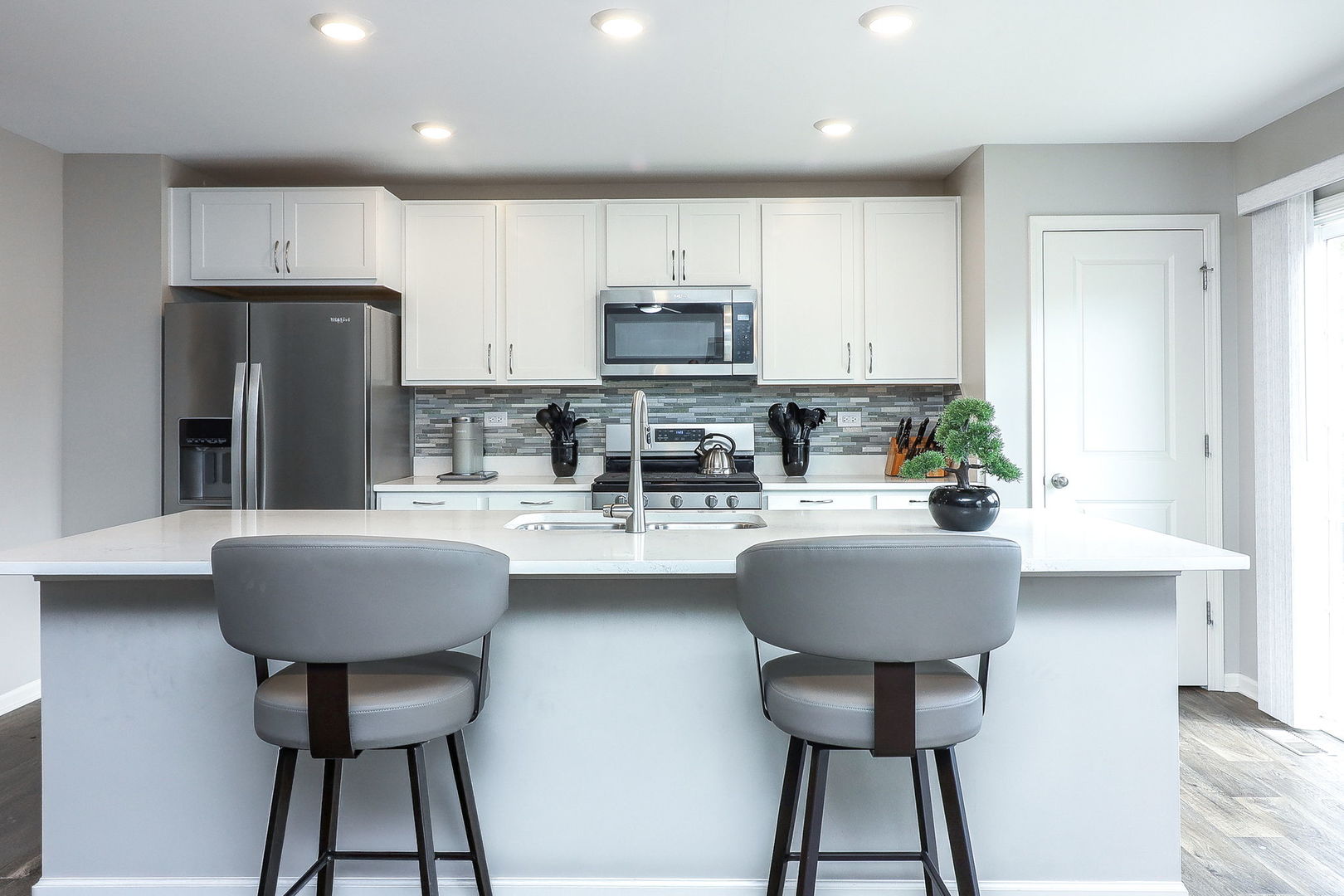 2084 Canyon Creek Court, Aurora, IL 60503