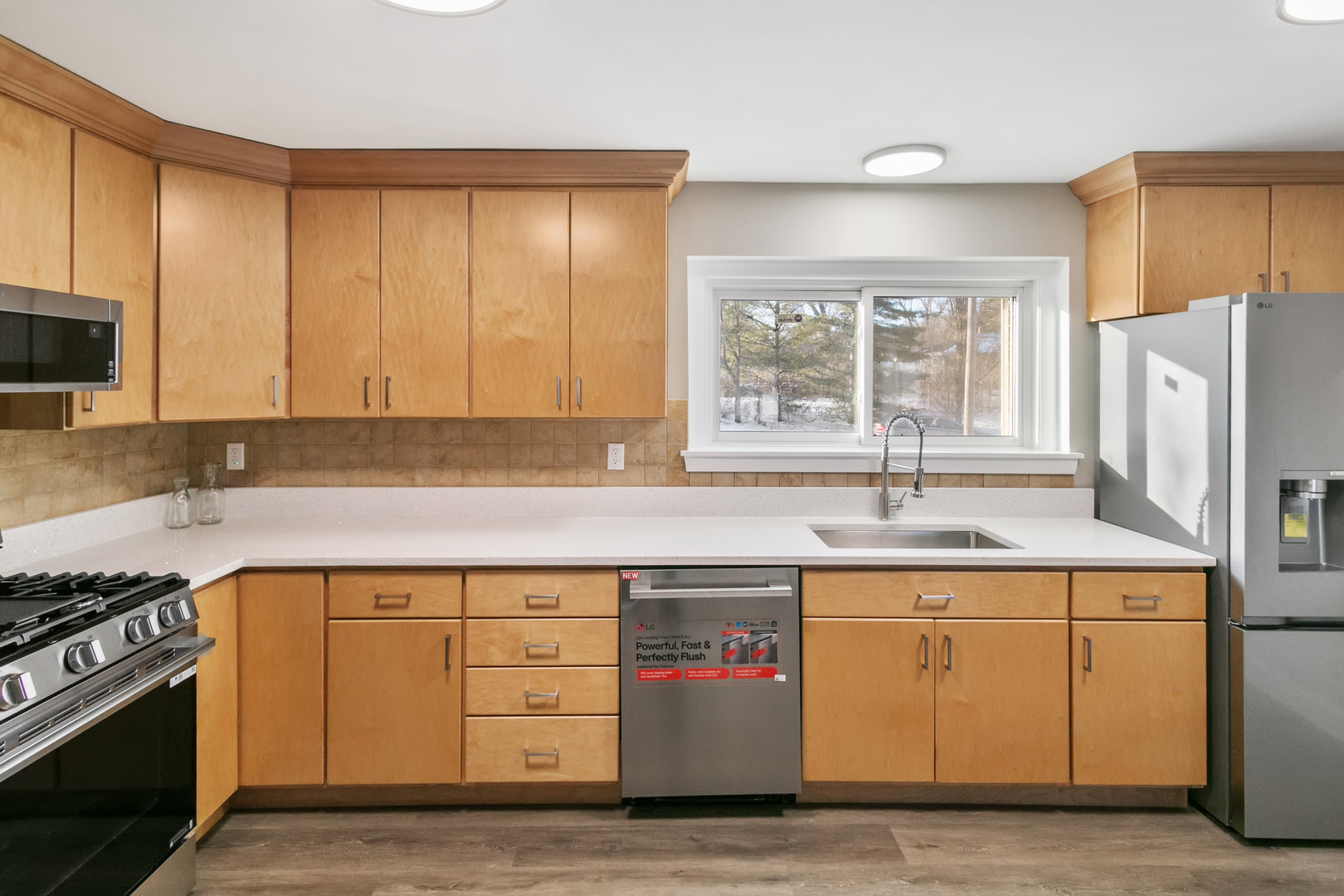 3312 W Lake Shore Drive, Wonder Lake, IL 60097