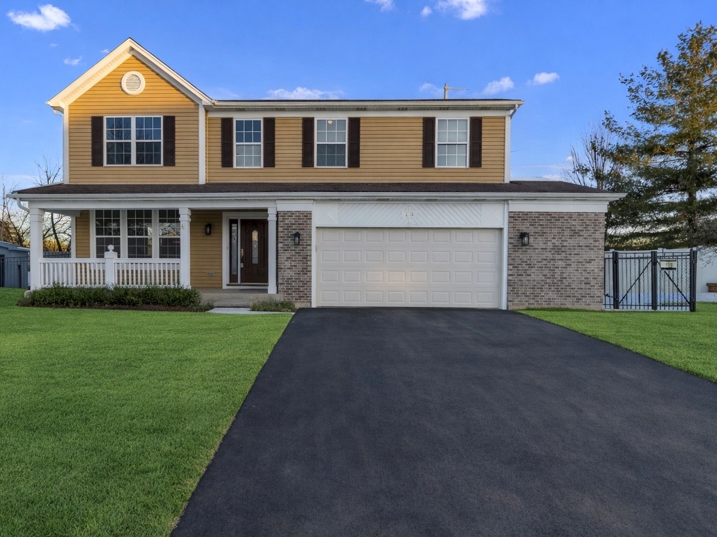 15 S Conway Court, South Elgin, IL 60177